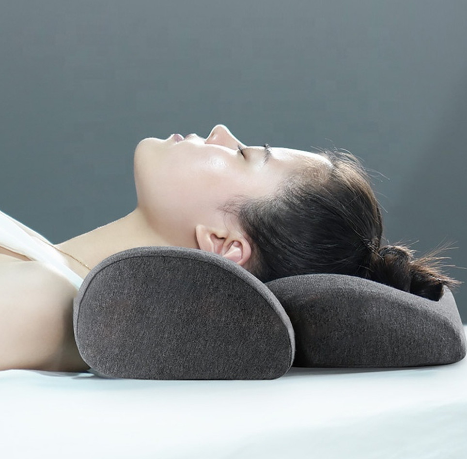 Qual tamanho de travesseiro de espuma viscoelástica é ideal para seu filho